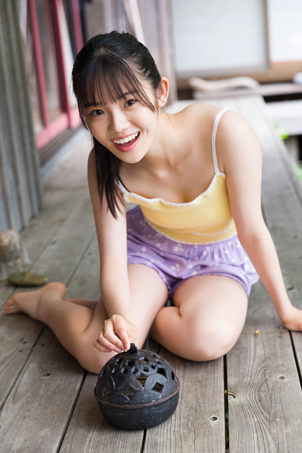 Photobook 2022 07 25 Kohaku Shida 志田こはく Umimachi No Houkago Spisan Gravure Photo Book 0043 6052570346.jpg