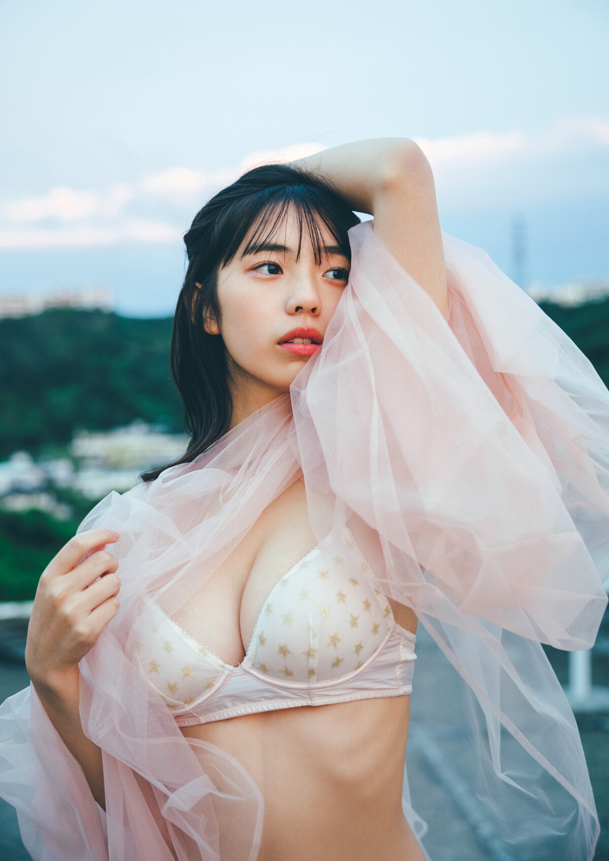 Photobook Hina Kikuchi 菊地姫奈 Photobook Moment B 0004 7359398571.jpg