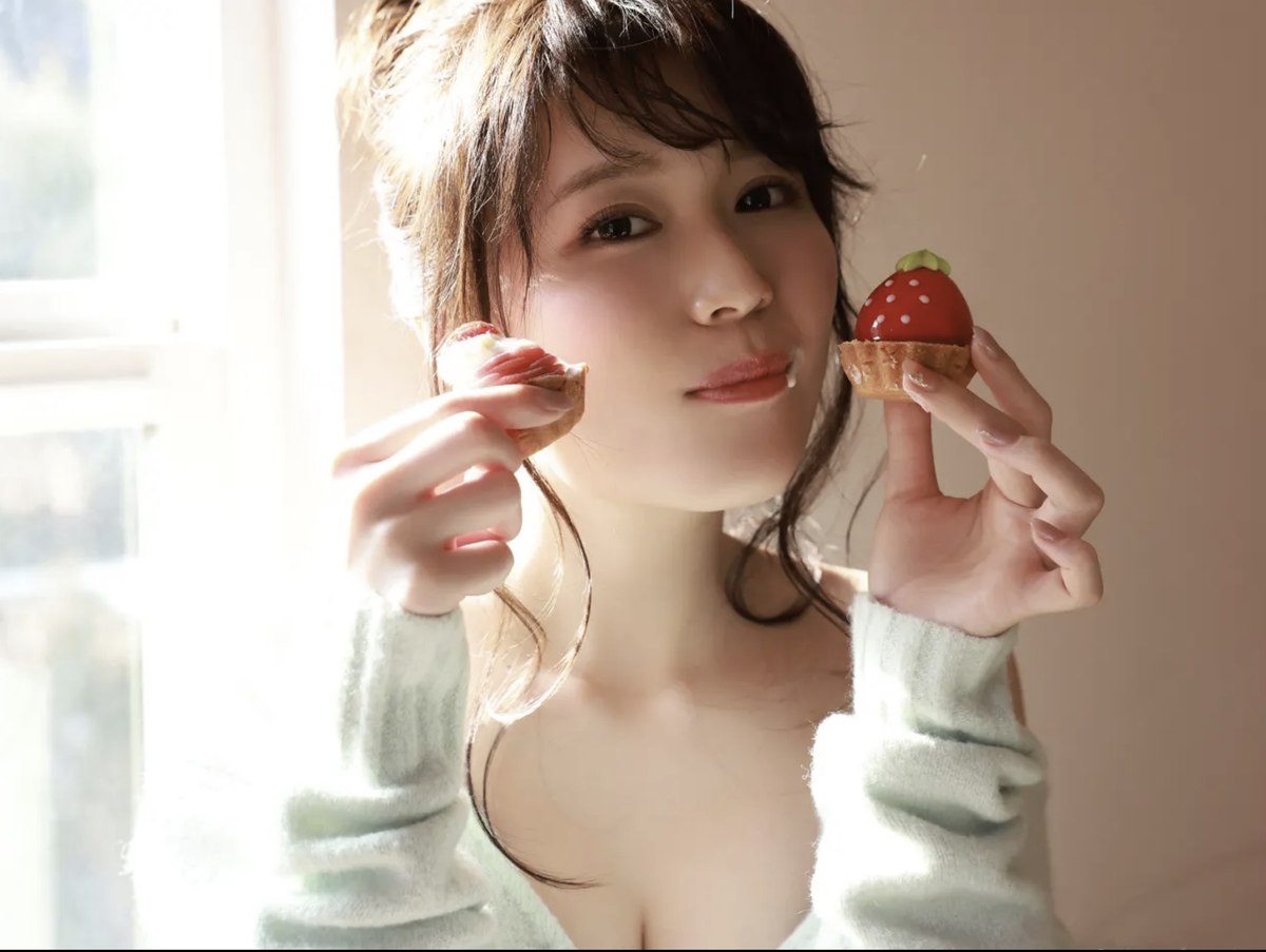 FRIDAYデジタル写真集 Yuka Kohinata 小日向ゆか Sweet Body Vol 1 Complete Edition 0012 5678985064.jpg