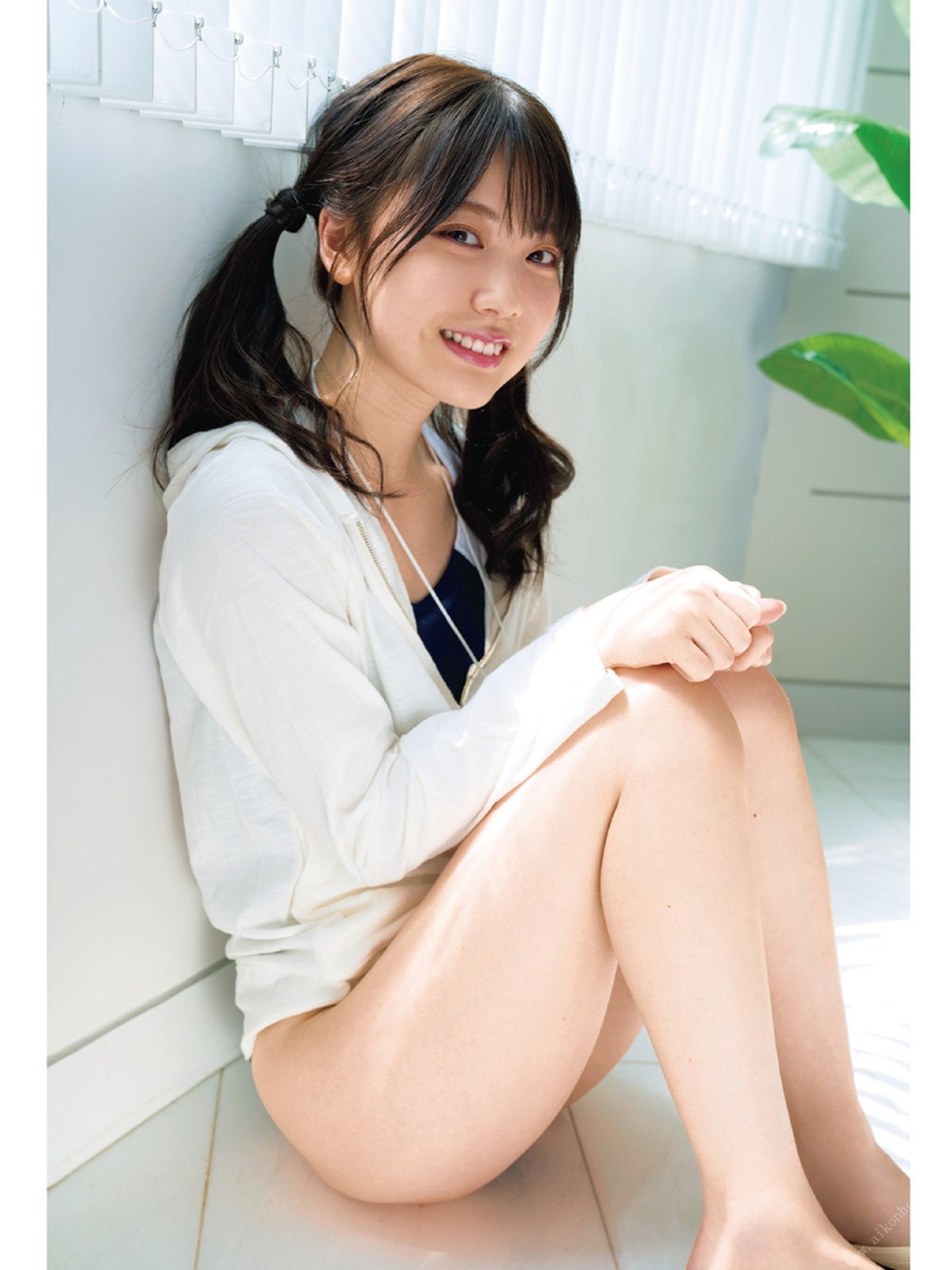 Photobook 2023 03 29 Mio Ishikawa 石川澪写 Photobook Idol Collection On Demand Paperback 0019 5155450257.jpg