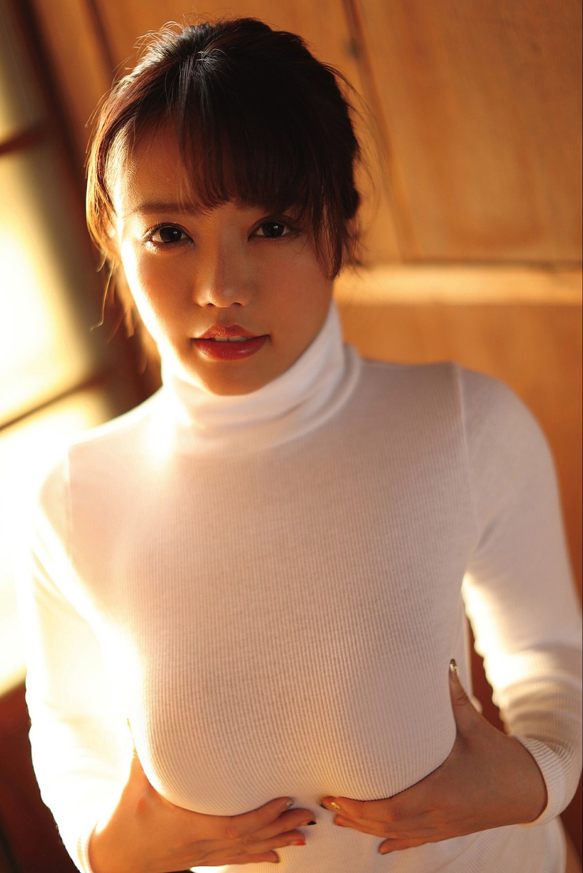 Photobook Reona Tomiyasu 冨安れおな Official Gravure Photo Book Reona 0023 9744940767.jpg