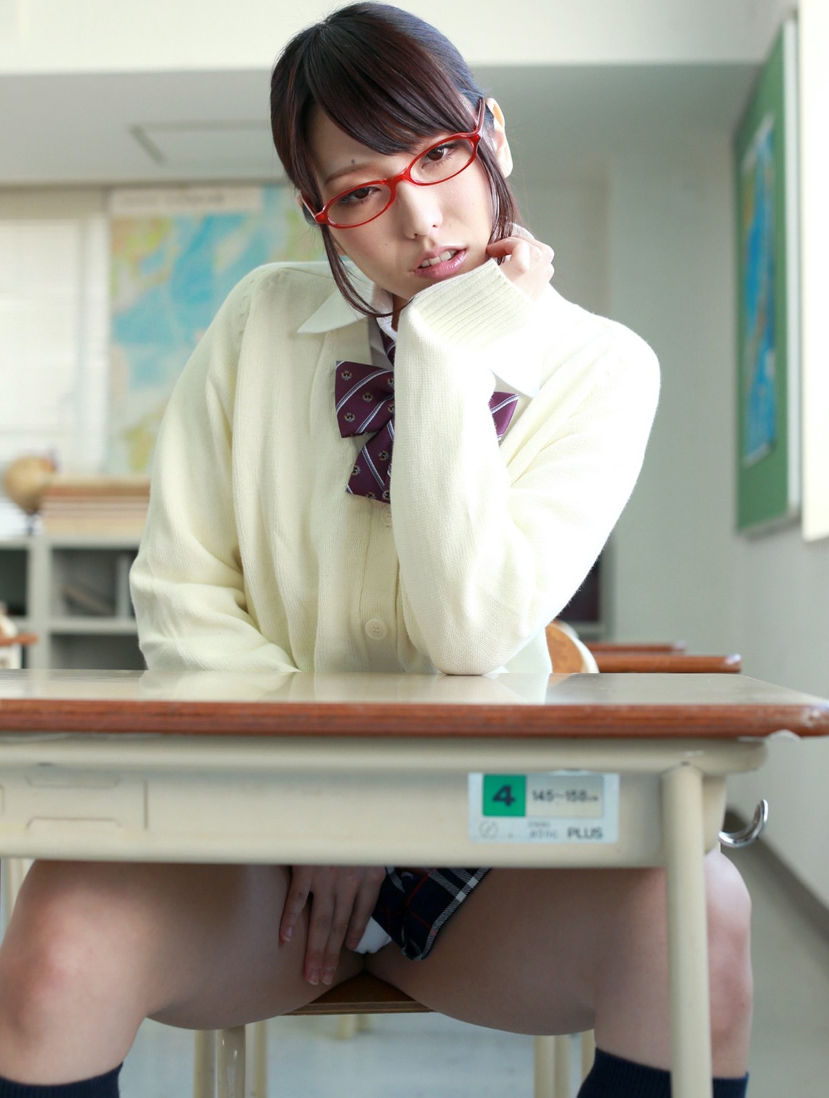 Photobook 2013 10 18 Chika Arimura 有村千佳 Ikenaikoto In The Classroom 0016 9149604585.jpg