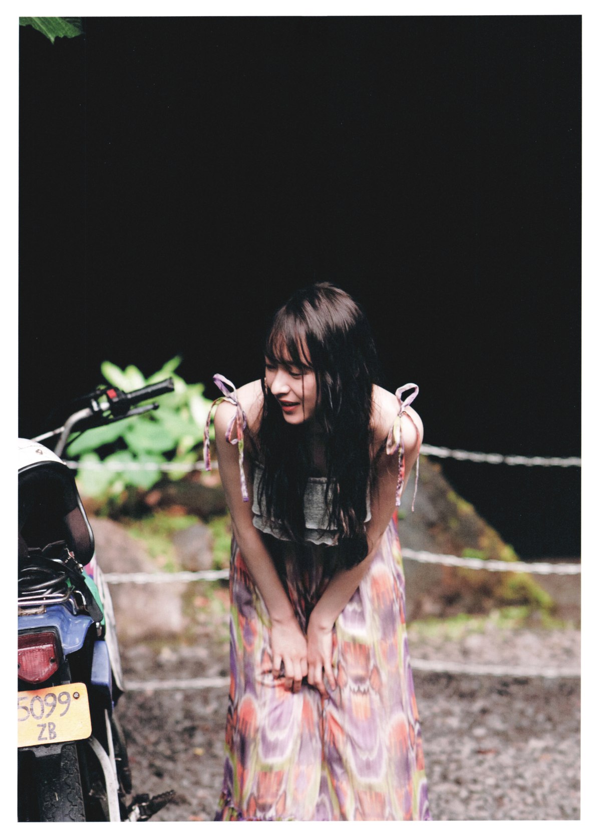 Photobook 2020 11 10 Ayane Suzuki 鈴木絢音 1st Photobook The Angle Of The Light 0081 3766804470.jpg