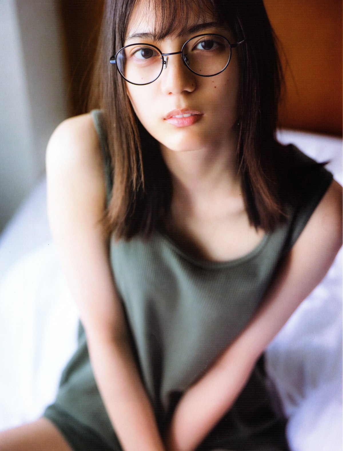 Photobook 2021 06 29 Nao Kosaka 小坂菜緒 1st Photobook Who Are You B 0053 5801777856.jpg