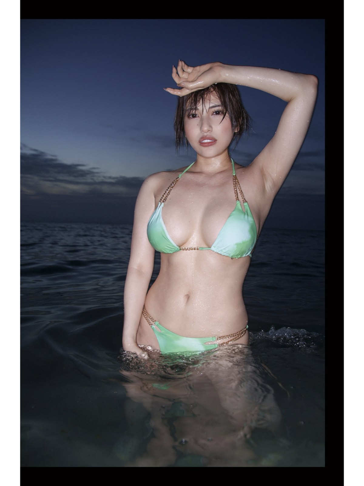 Photobook 2021 08 06 Hazuki Wakamiya 若宮はずき COME ALONG 0025 4268790695.jpg