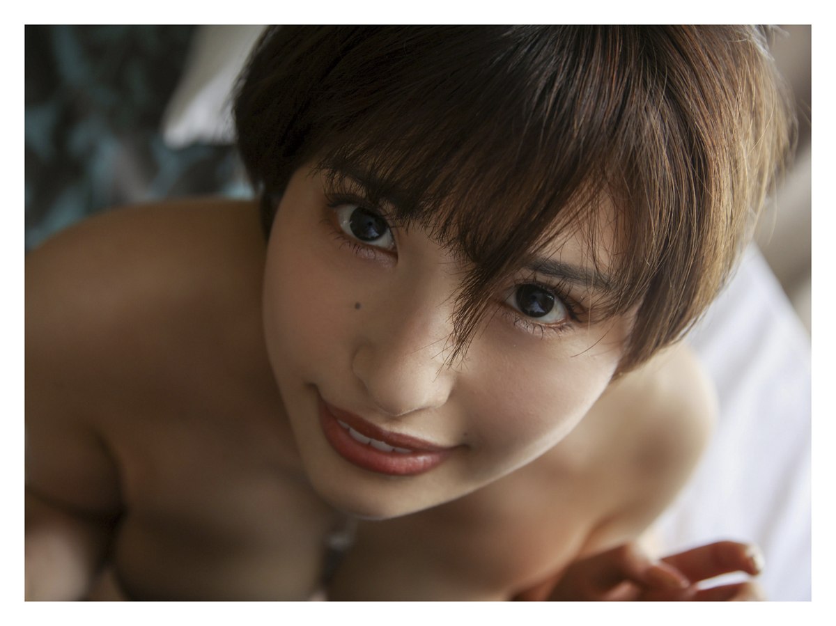 Photobook 2021 08 06 Hazuki Wakamiya 若宮はずき COME ALONG 0027 0756270977.jpg