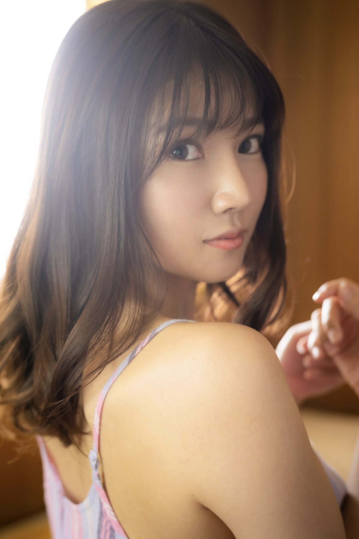 Photobook 2021 12 03 Ran Shiono 詩音乃らん Gravure Photobook Dont Get Caught In The Wind 0003 1597499125.jpg