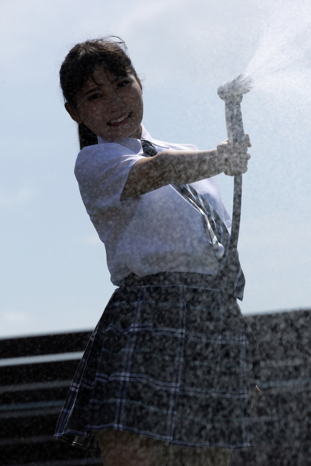 Photobook 2022 11 04 Aoi Kururugi 枢木あおい Gravure Photobook Youth Aoharu 0006 3767135483.jpg