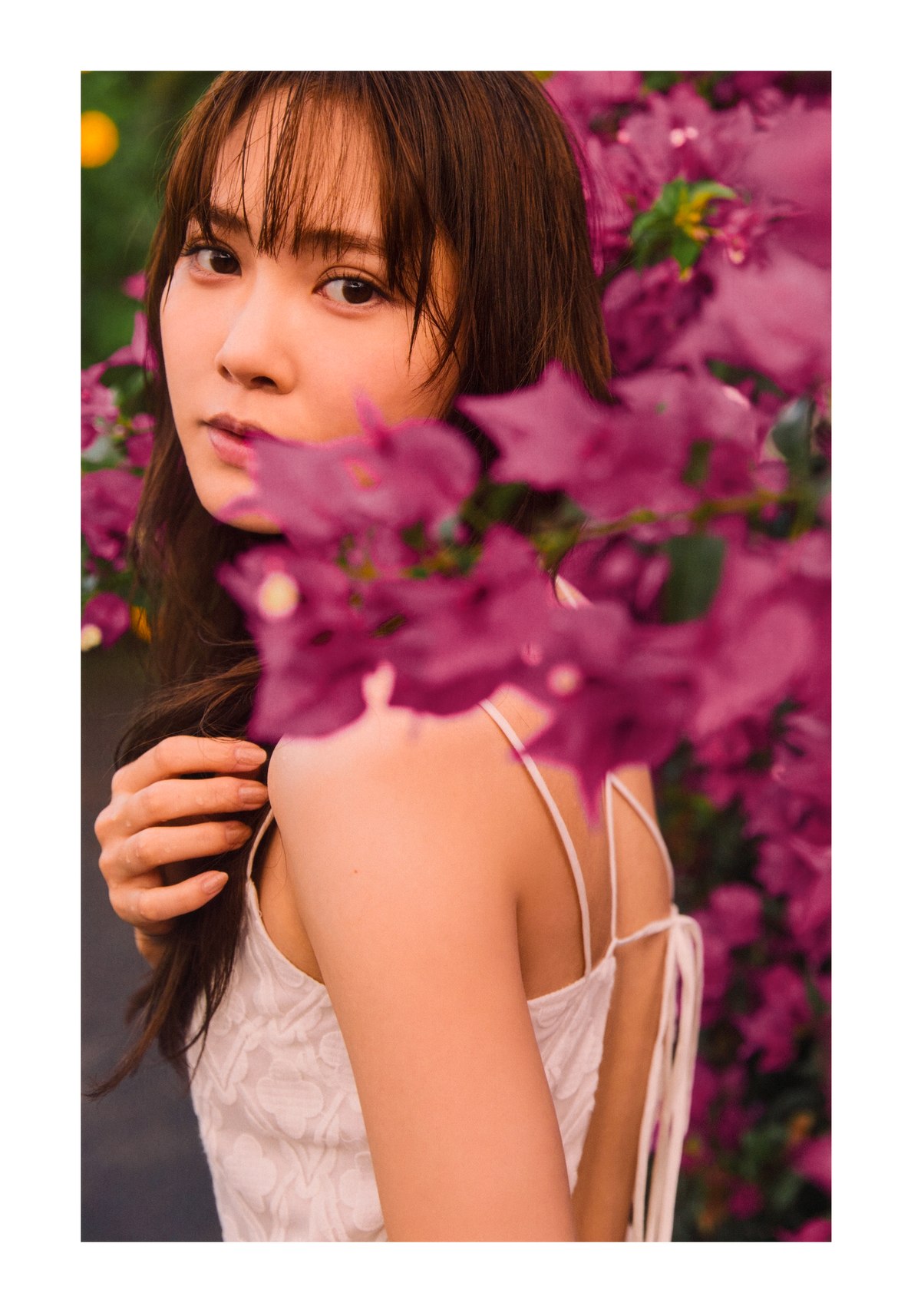 Photobook 2023 06 20 Shiho Kato 加藤史帆 1st Photobook Aitai A 0029 1690549205.jpg