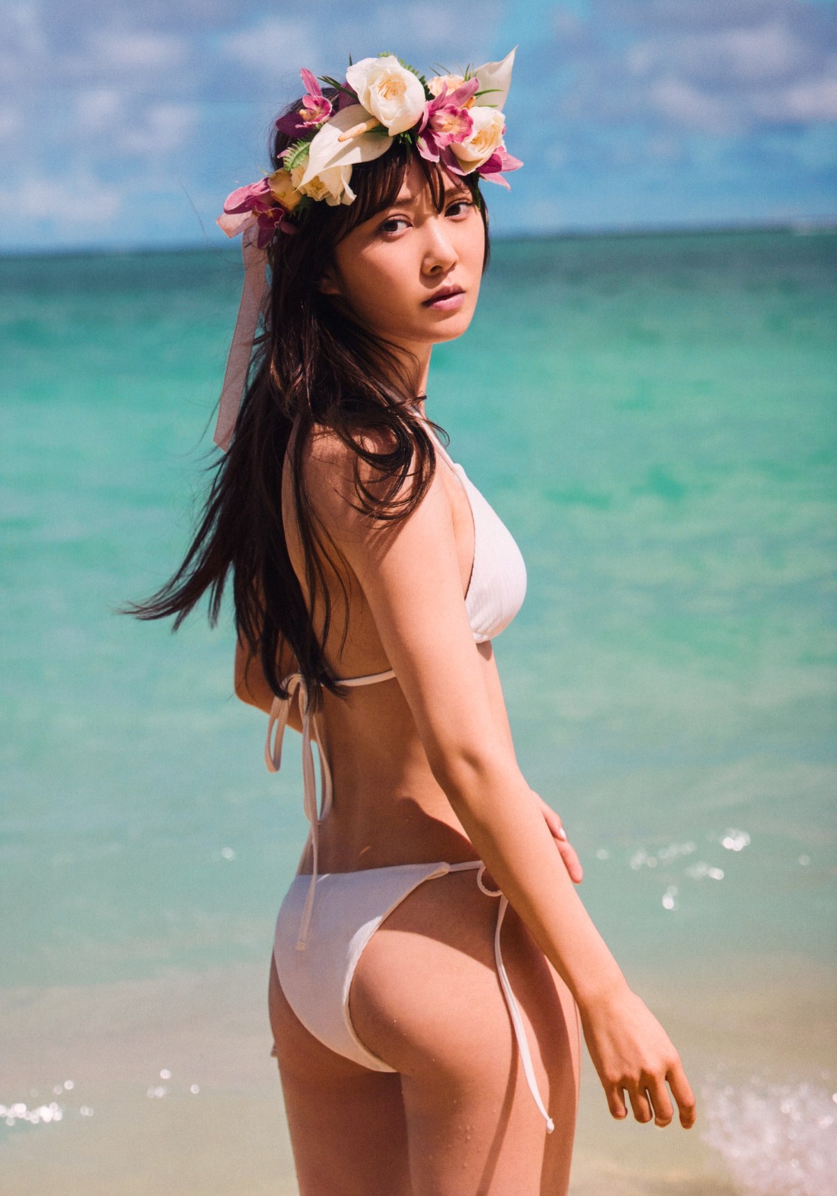 Photobook 2023 06 20 Shiho Kato 加藤史帆 1st Photobook Aitai A 0053 3685568219.jpg