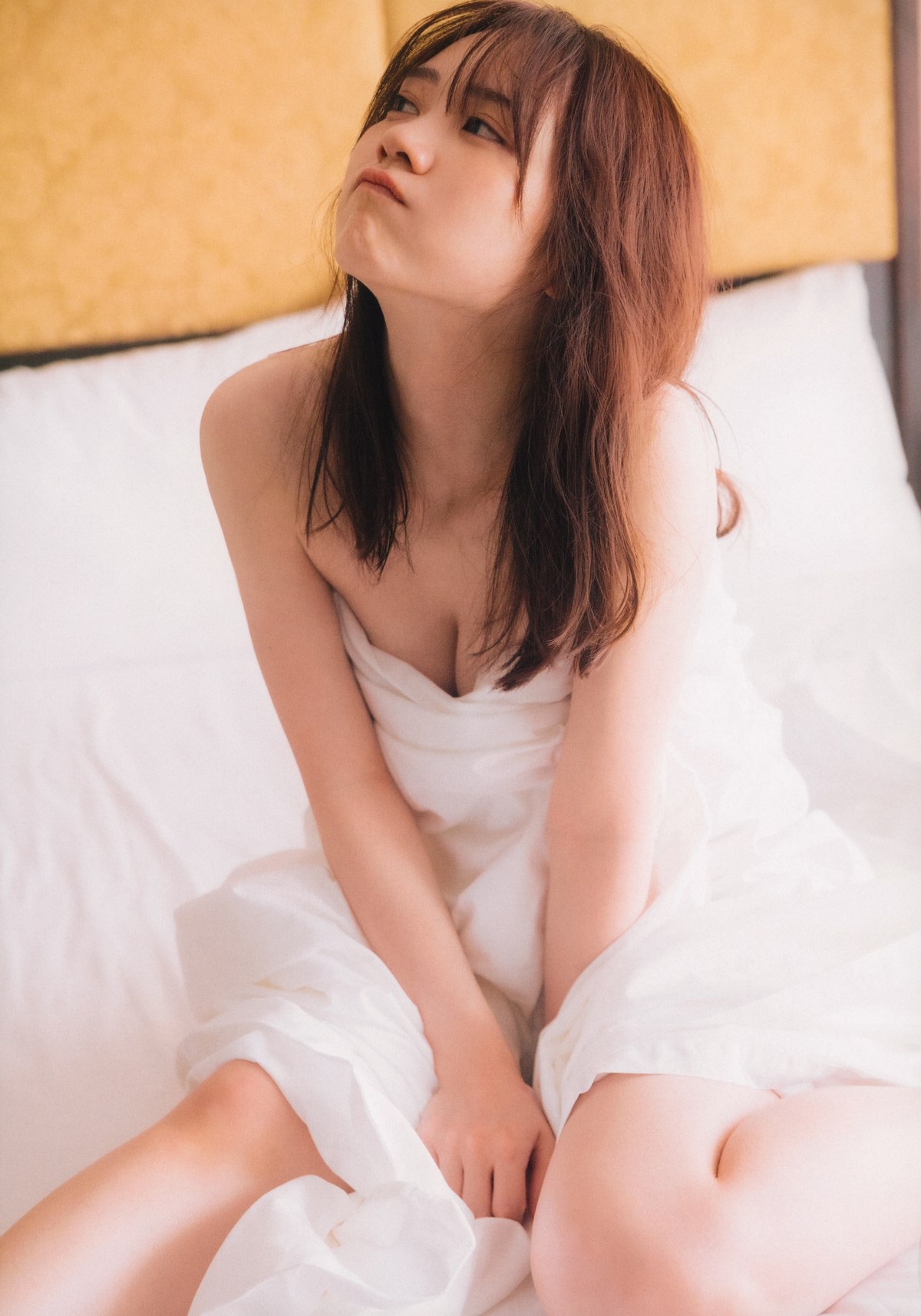 Photobook 2023 08 01 Mayu Tamura 田村真佑 1st Photobook The Moment I Fell In Love B 0055 9784556035.jpg