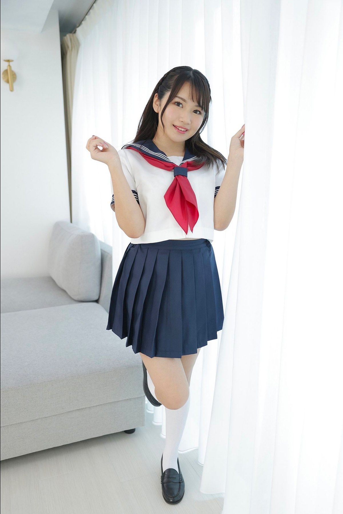 Photobook Giri Giri Idol Club Natsuki なつき Just Being Cute Is Not Enough 0064 5701949350.jpg