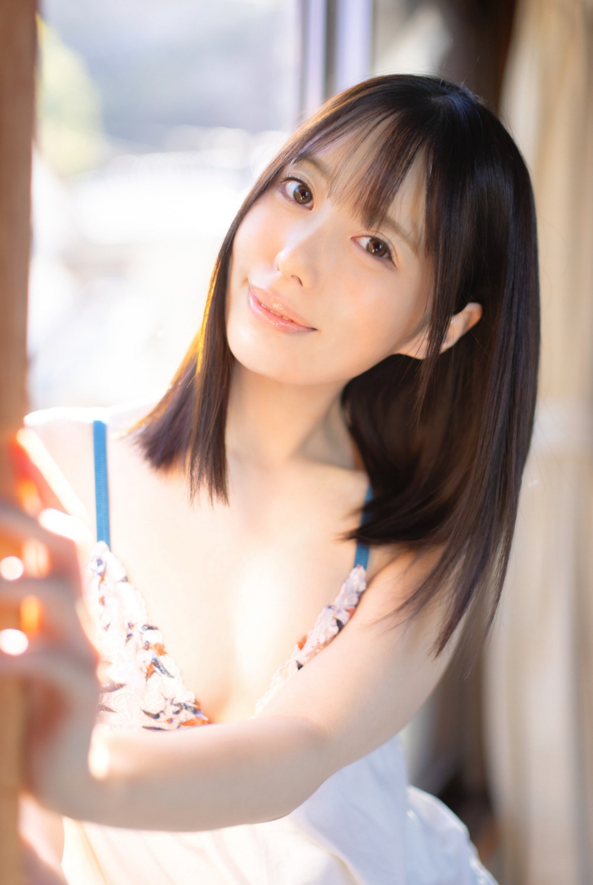 Photobook Kamikawa Sora 天馬ゆい 1st Under The Sky With You 0028 3639740142.jpg