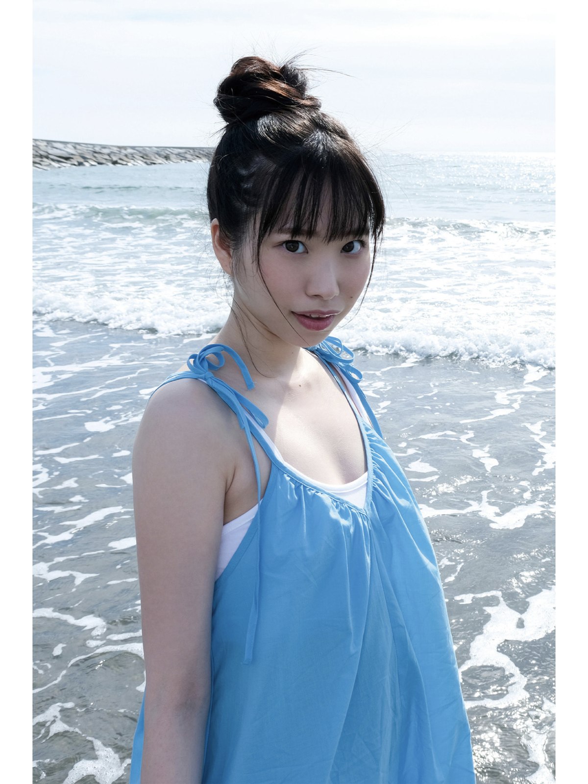 Photobook Kozue Minami 美波こづえ Sound Of Waves 0002 6623704479.jpg