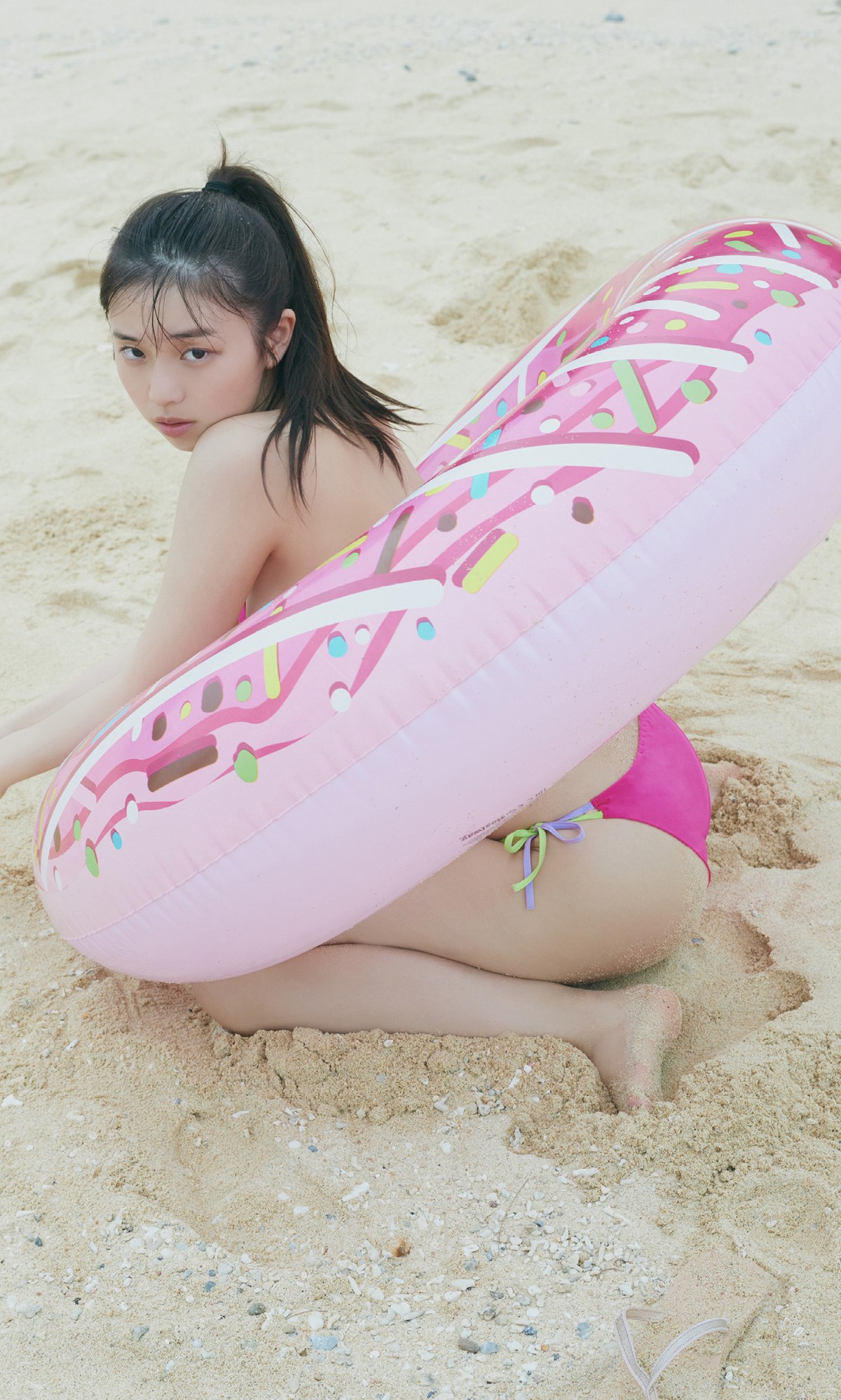 Weekly Photobook 2023 08 07 Hina Kikuchi 菊地姫奈 Enjoy 18 Year Old Summer Vacation 0003 2513951145.jpg
