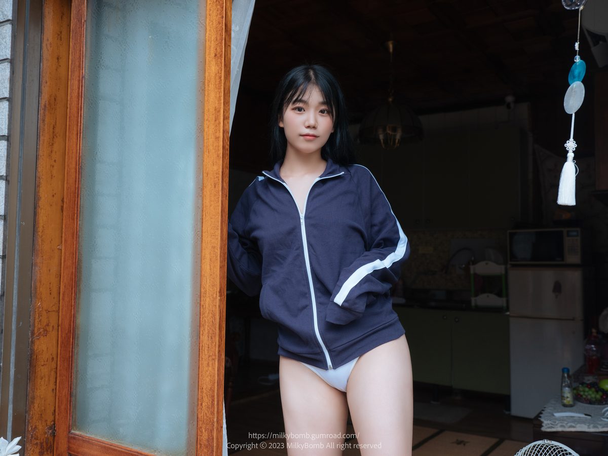 MilkyBomb Yui Vol 2 Tracksuit A 0058 1112841789.jpg