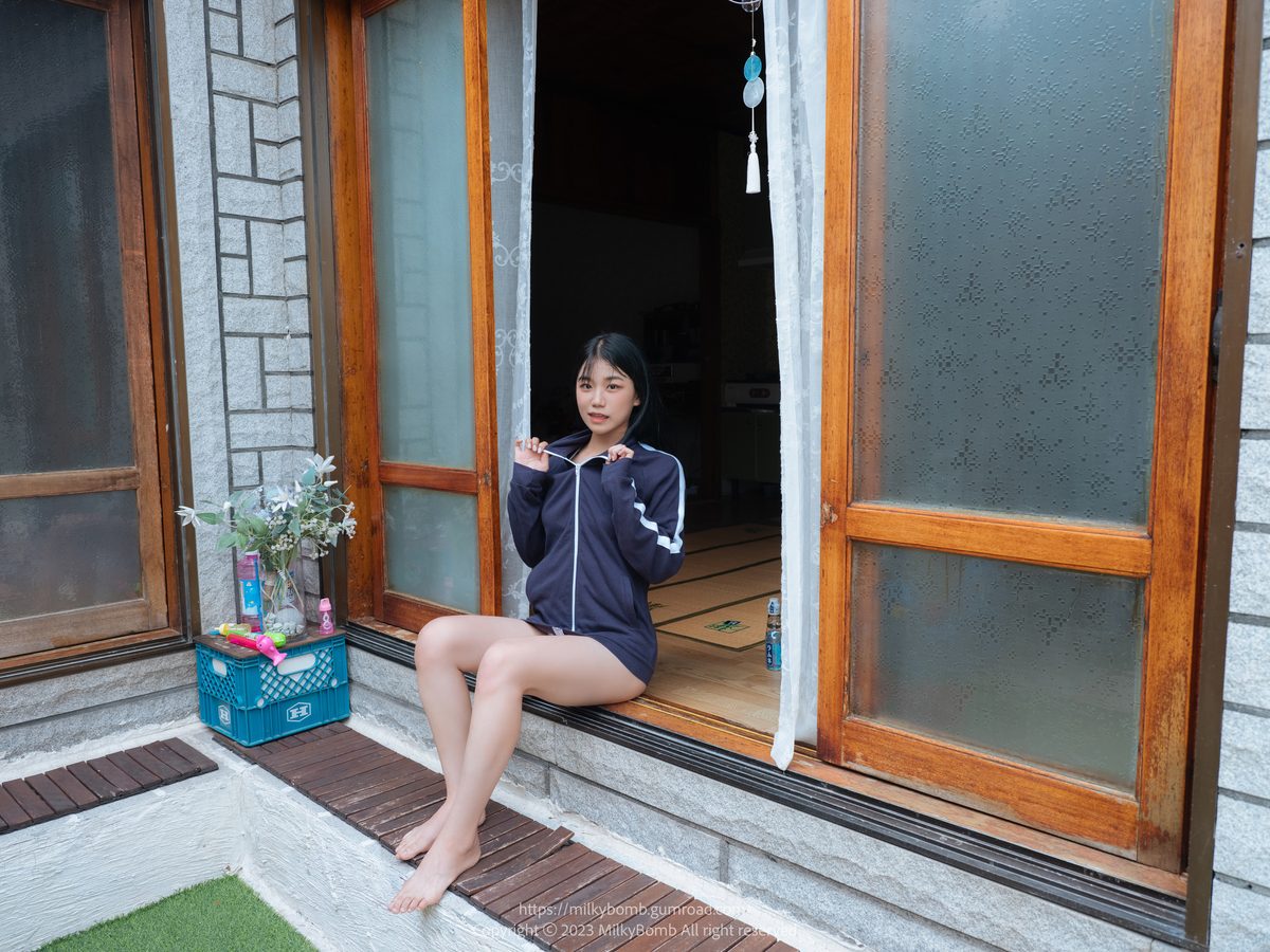 MilkyBomb Yui Vol 2 Tracksuit B 0041 8734630830.jpg