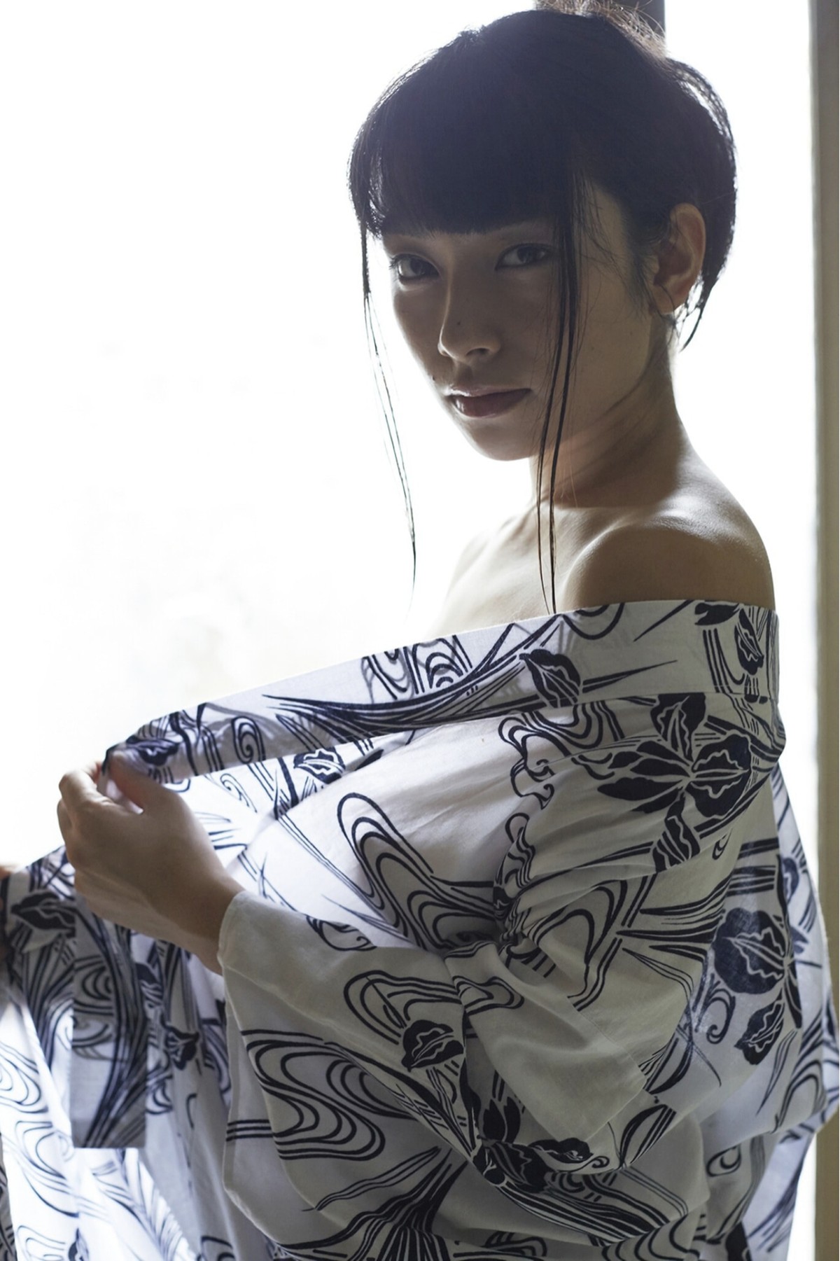 Photobook Evolved Gravure Megumi Haruno 春野恵 Enjoying Beauty 0072 5979479137.jpg