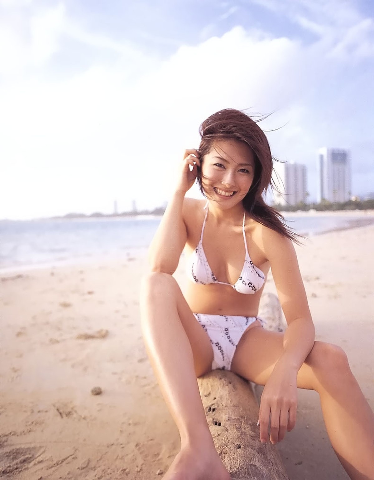 Photobook Haruna Yabuki 矢吹春奈 PRIVATE BEACH 0047 3486924384.jpg