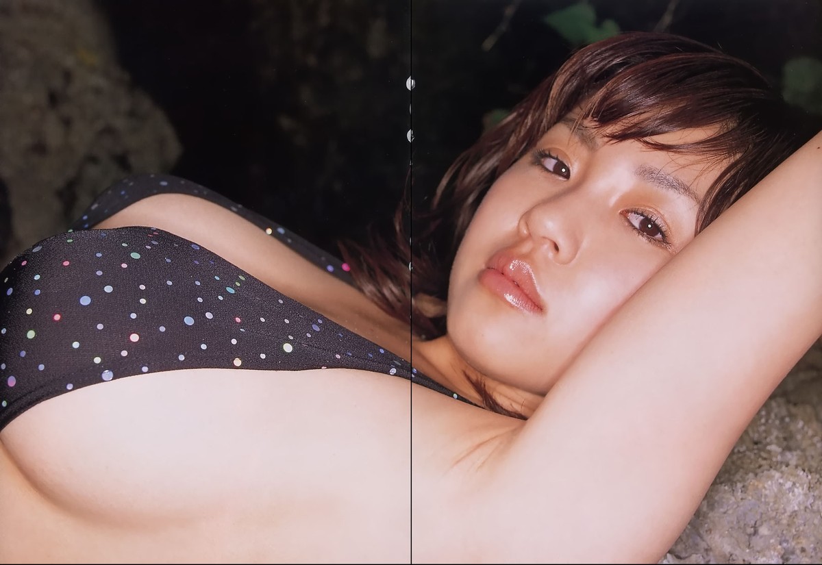 Photobook Kagurazaka Megumi 神楽坂恵 Infinity 0057 8914522627.jpg