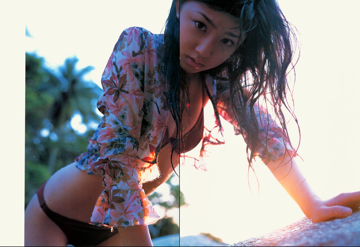 Photobook Yuko Ogura 小倉優子 YOUNG SUNDAY SPECIAL GRAPHIC VOL 3 0058 8136614919.jpg