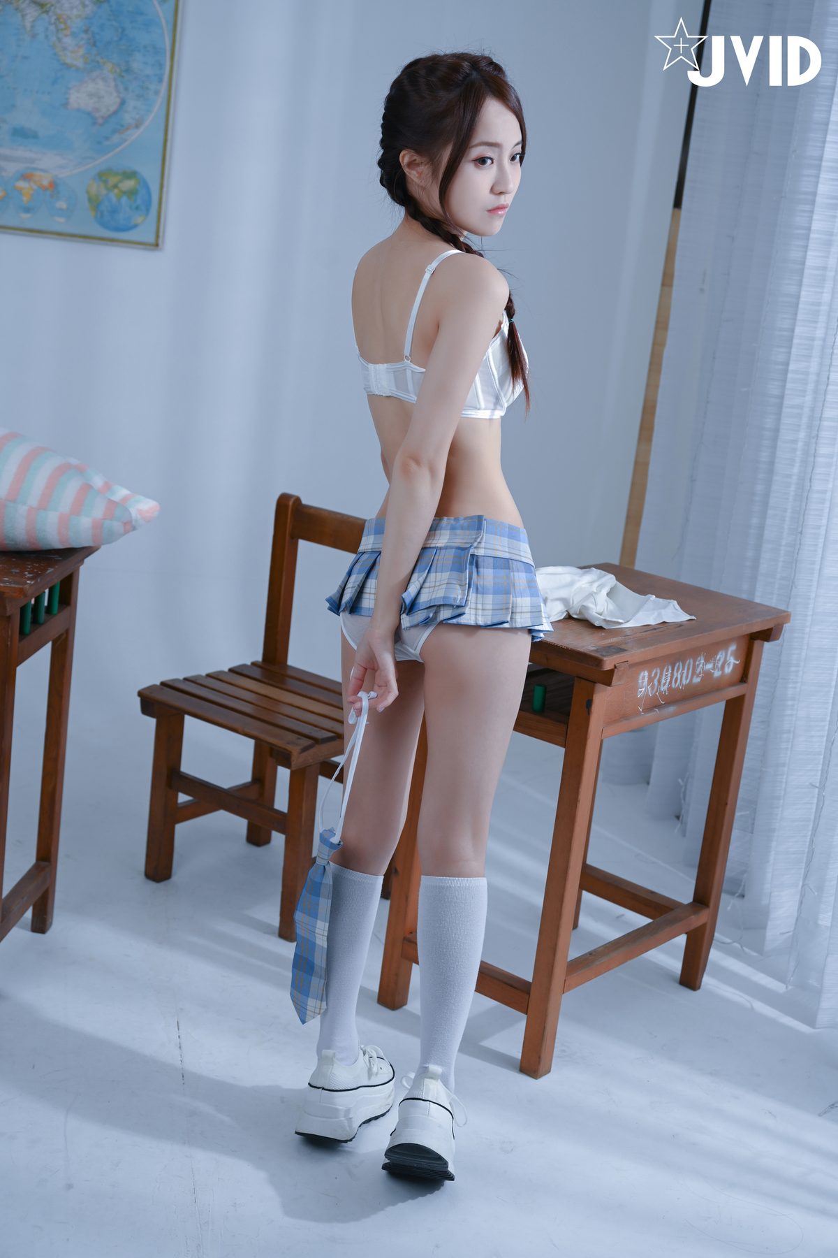 JVID Jia Jia Er 佳佳兒 Little Girl Taking Off Her School Uniform 0051 2046932816.jpg