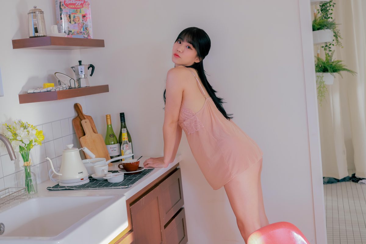 SWEETHB Vol 22 Seethrough YUI 0078 1884672643.jpg