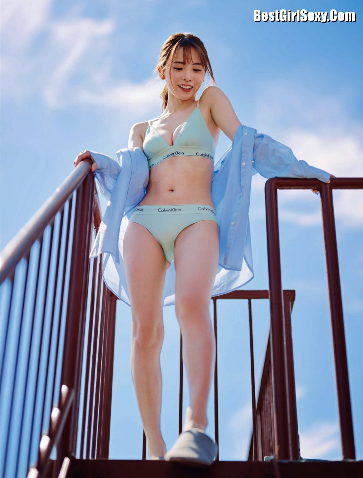 Weekly SPA 2023 10 24 31 生見愛瑠 海里 西村歩乃果 小南満佑子 0016 8062110473.jpg