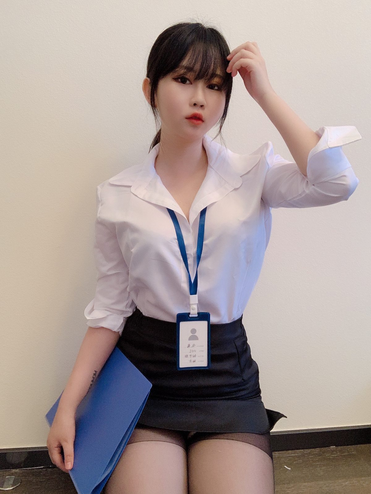 Coser@蜜桃少女是依酱呀 黑丝制服 0020 5655335523.jpg