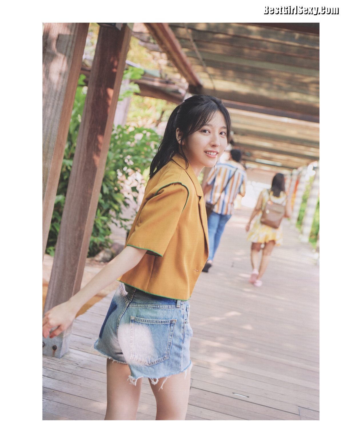 Graduation Commemorative Photobook Seira Hayakawa 早川聖来 See You Someday A 0034 1977779781.jpg