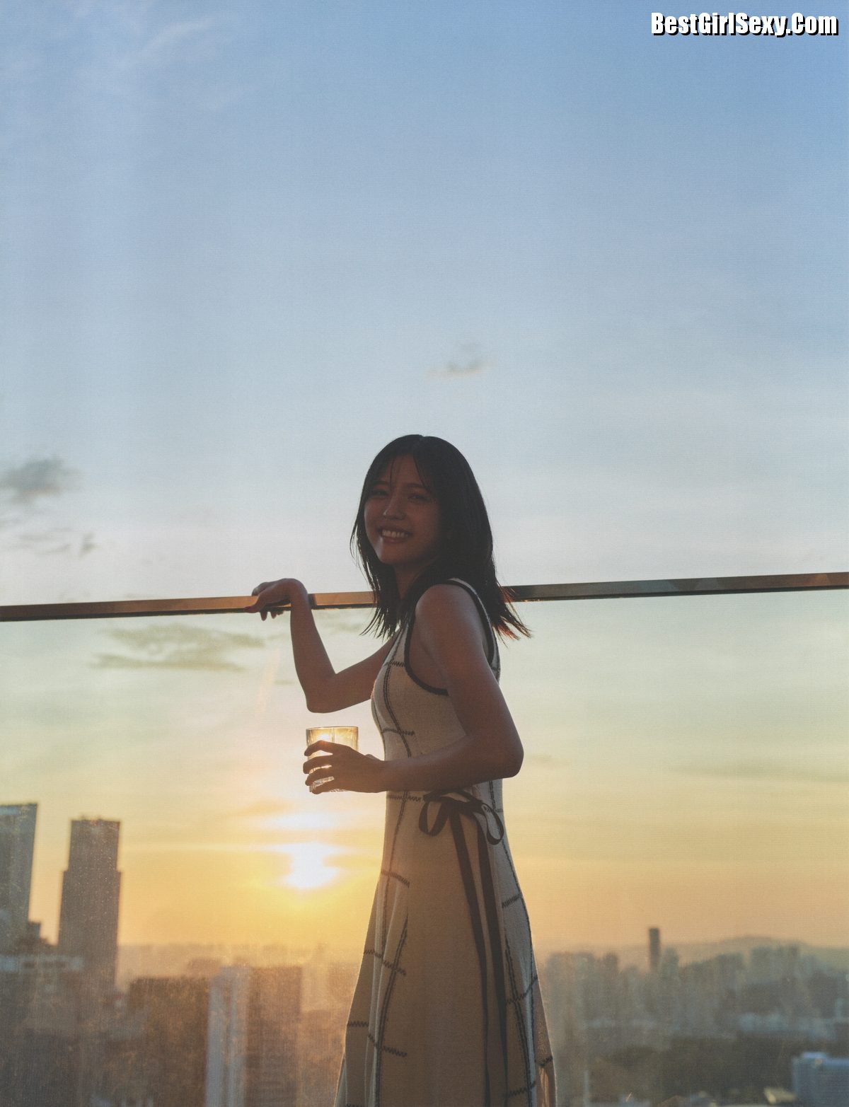 Graduation Commemorative Photobook Seira Hayakawa 早川聖来 See You Someday A 0049 3989157114.jpg