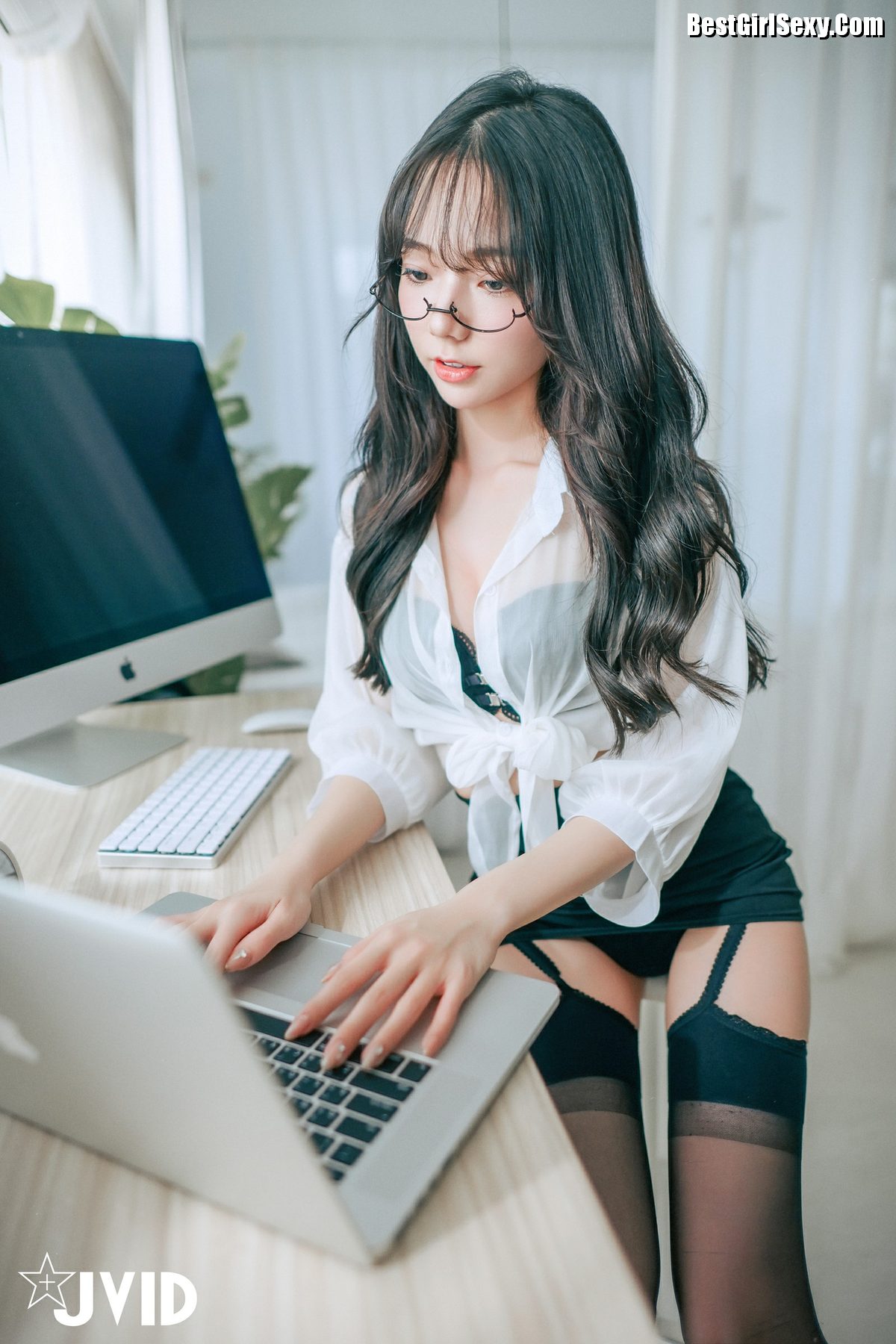 JVID Jiu Jiu 啾啾 Lustful Little Secretary A 0018 9792884967.jpg