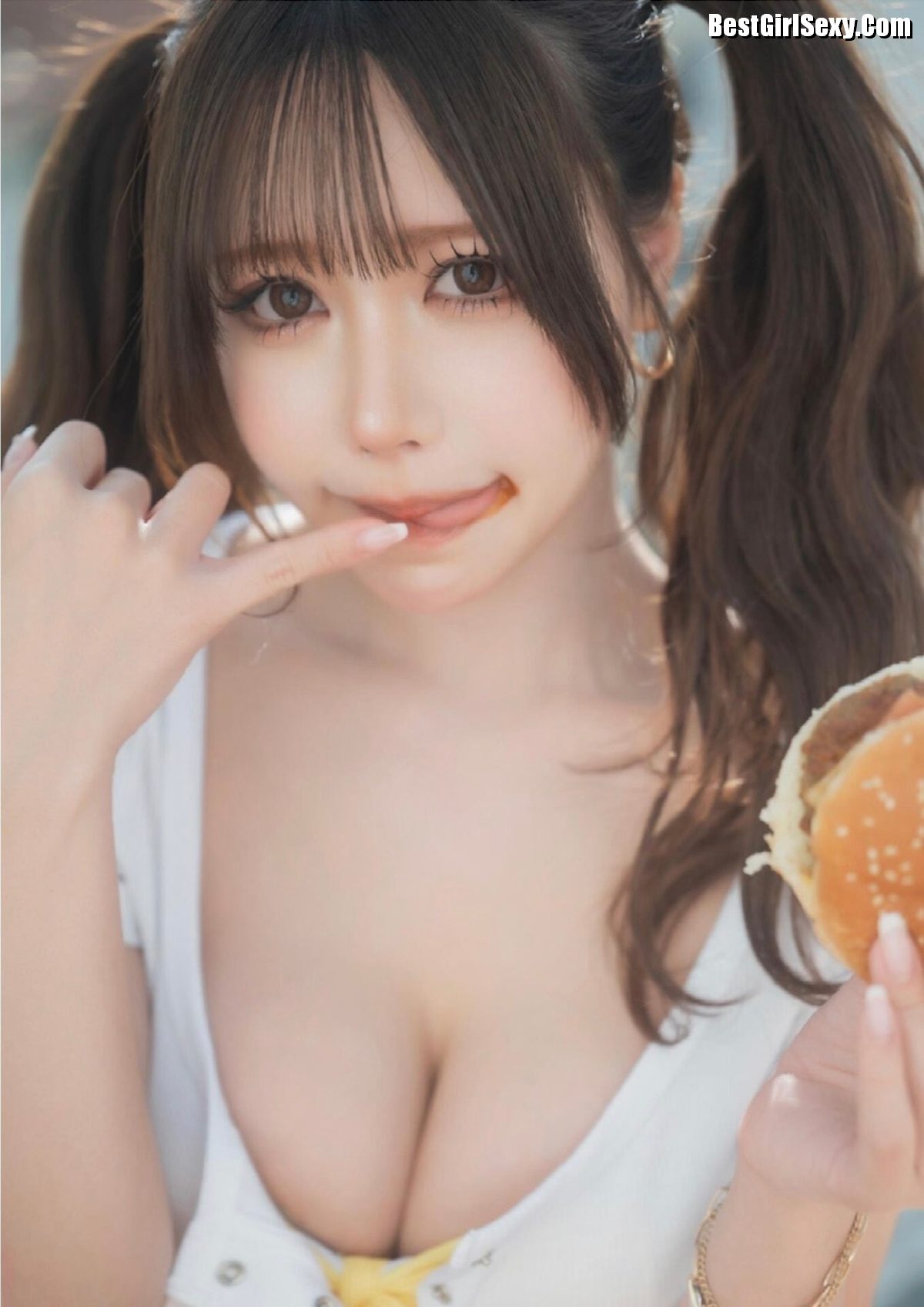 Mai Shirota 白田まい 1st e book The Venus B 0039 3360095145.jpg