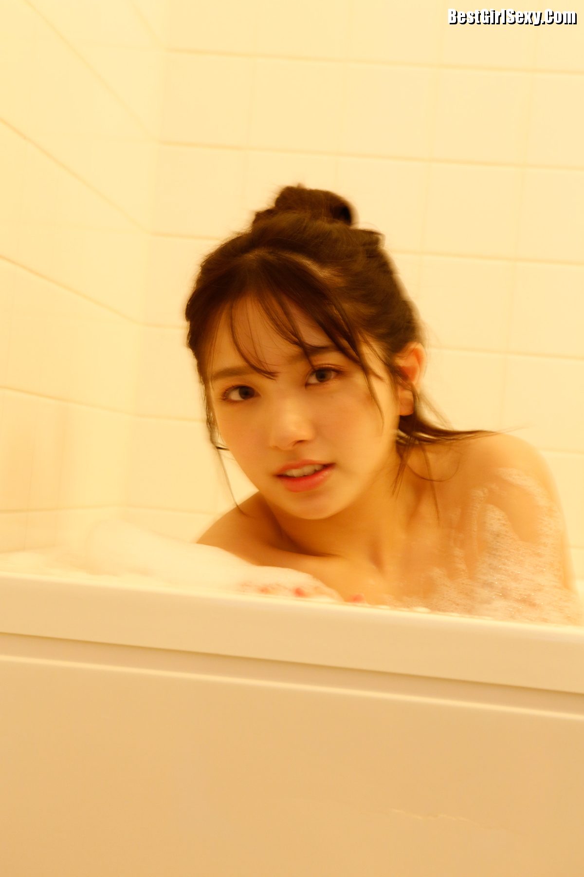 Nana Owada 大和田南那 Womens Travel Real Special Edition Continuation Private Part 2 0080 3799251734.jpg