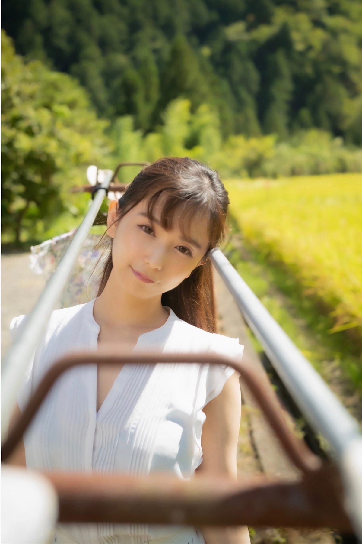 Gravure Photobook An Sasakura 笹倉杏 Do You Like Me 0031 8424156146.jpg