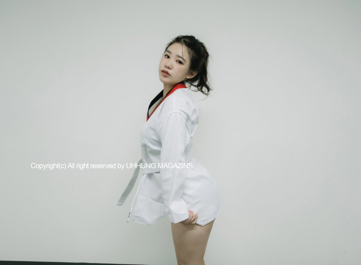 UHHUNG MAGAZINE Jenn Vol 1 Taekwondo Part1 0029 3064145382.jpg