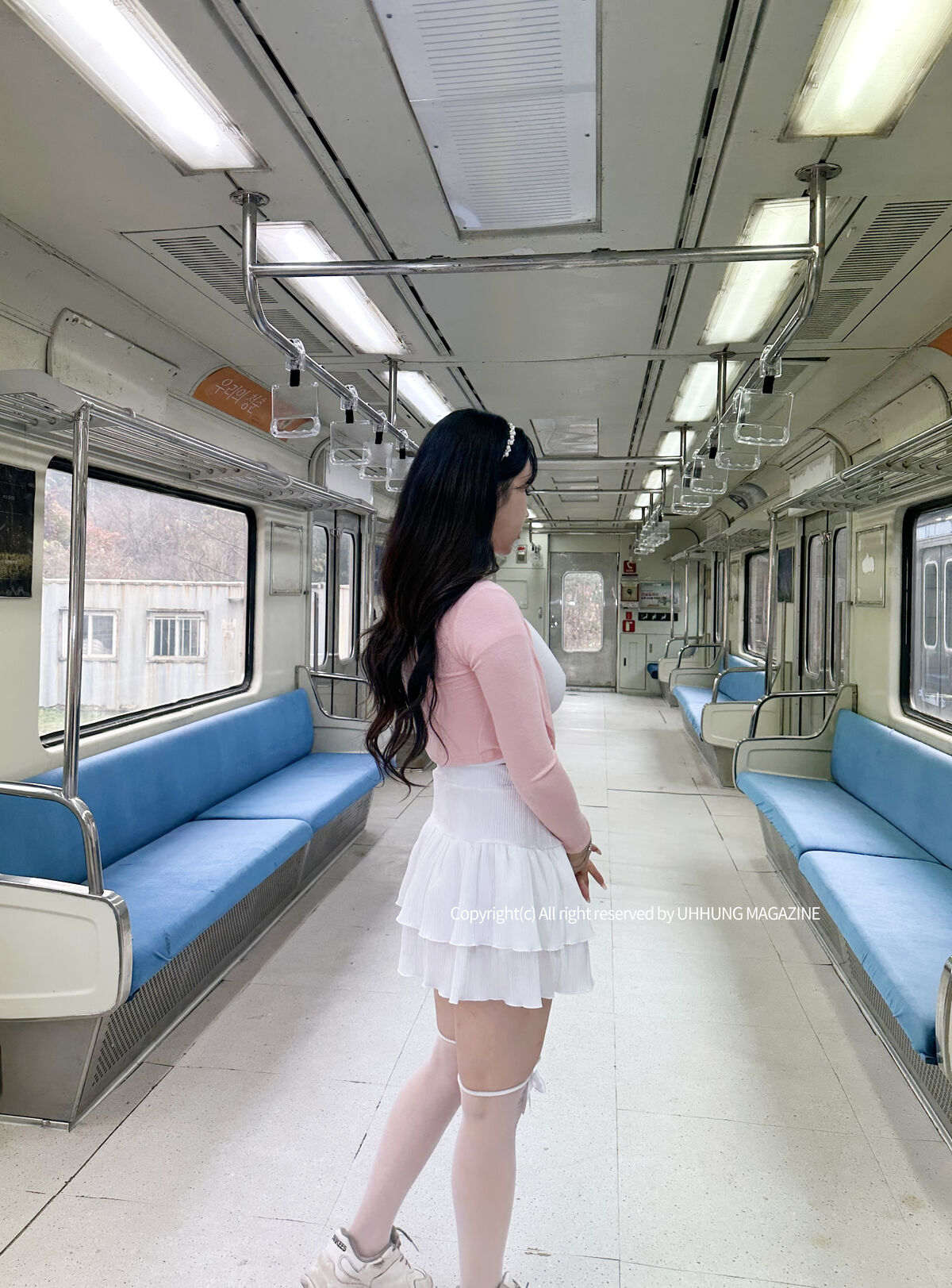 UHHUNG MAGAZINE Hani 하니 The Girlfriend On The Subway Part2 0007 8800869497.jpg