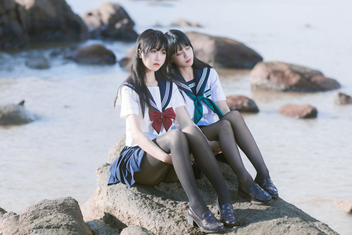 Coser@不呆猫 And 三無人型 水手服百合黑丝 0007 4515581138.jpg