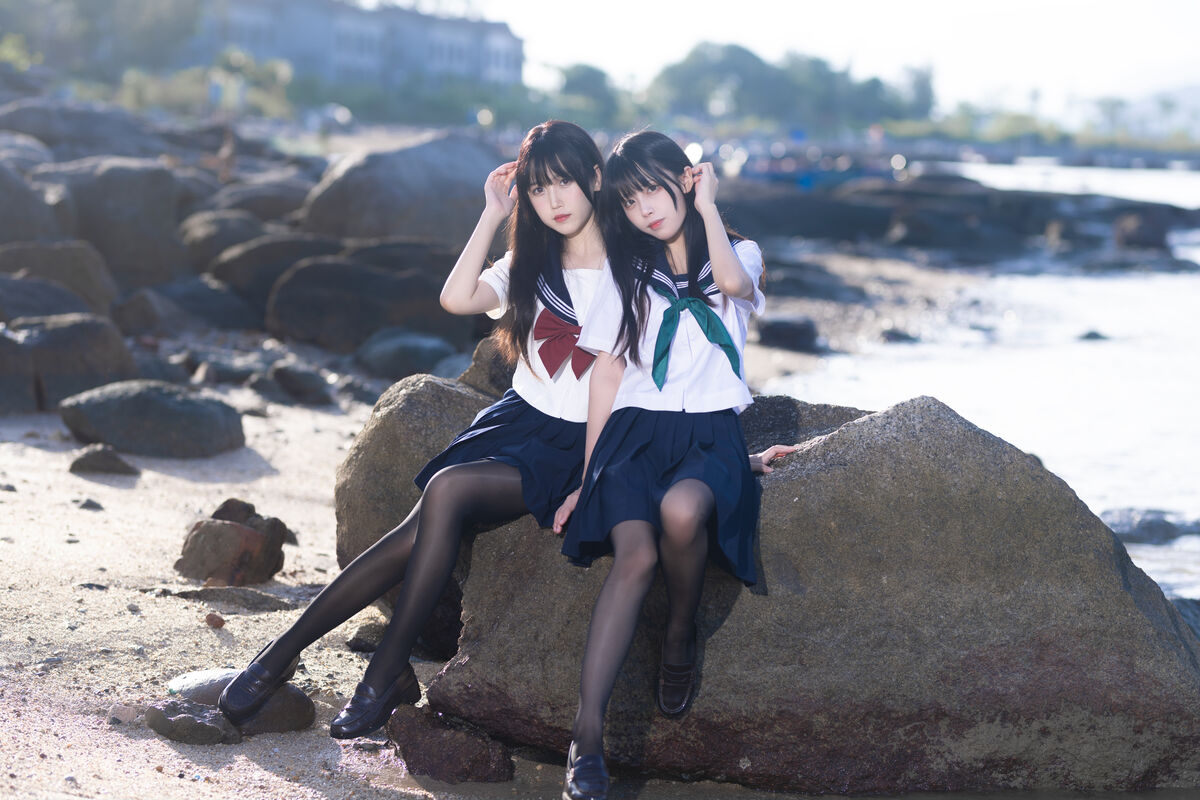 Coser@不呆猫 And 三無人型 水手服百合黑丝 0023 8300597543.jpg