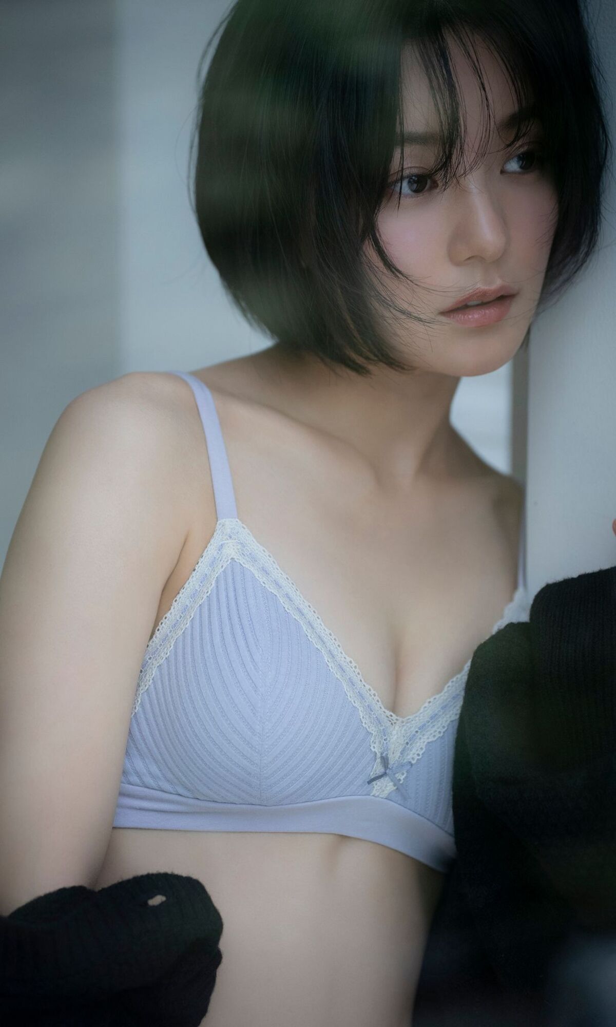 Digital Limited Momoko Arata 新田桃子 Donbra Actress Playing Three Roles First Gravure 0004 9770450562.jpg
