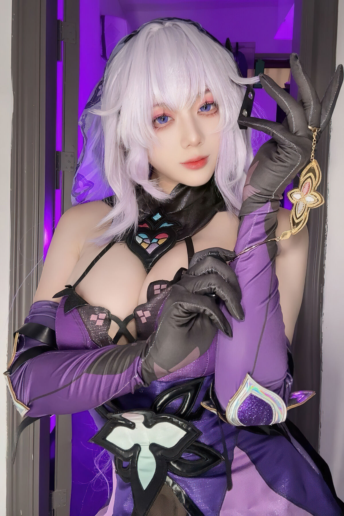 Coser@九言 – Black Swan And Emilia