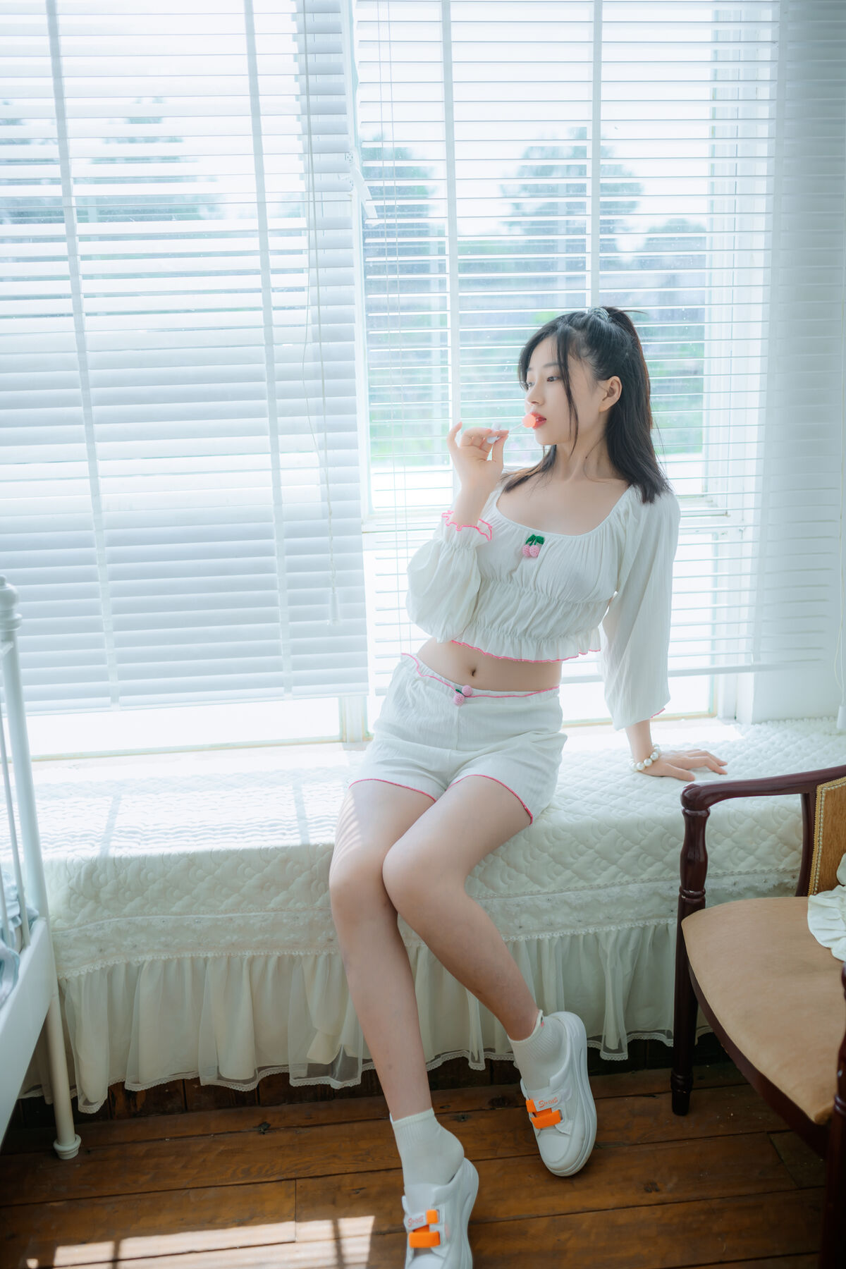 Coser@年年Nnian 爱吃棒棒糖的少女 0006 1714101139.jpg