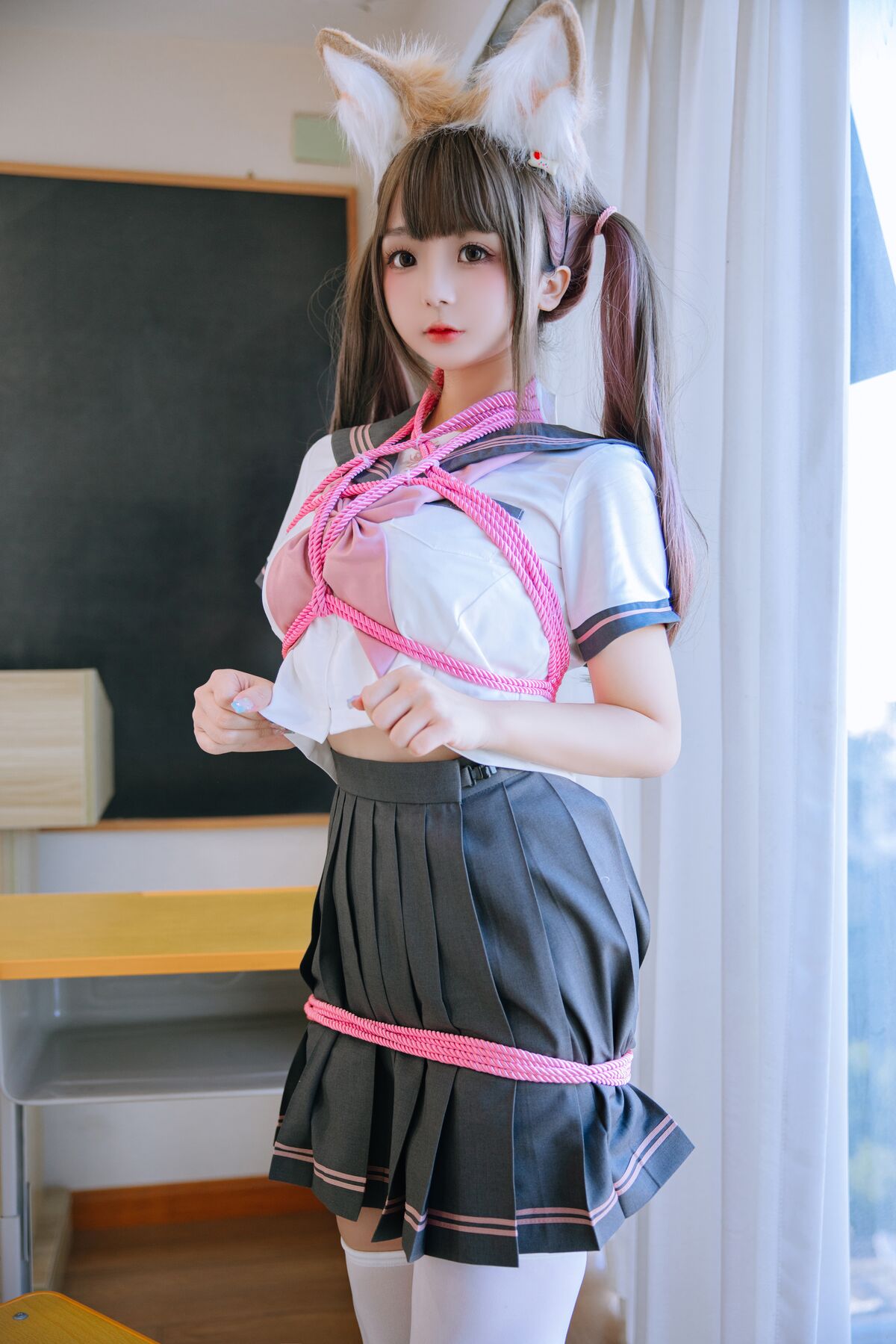 Coser@日奈娇 课桌捆绑 Part2 0029 9859579178.jpg