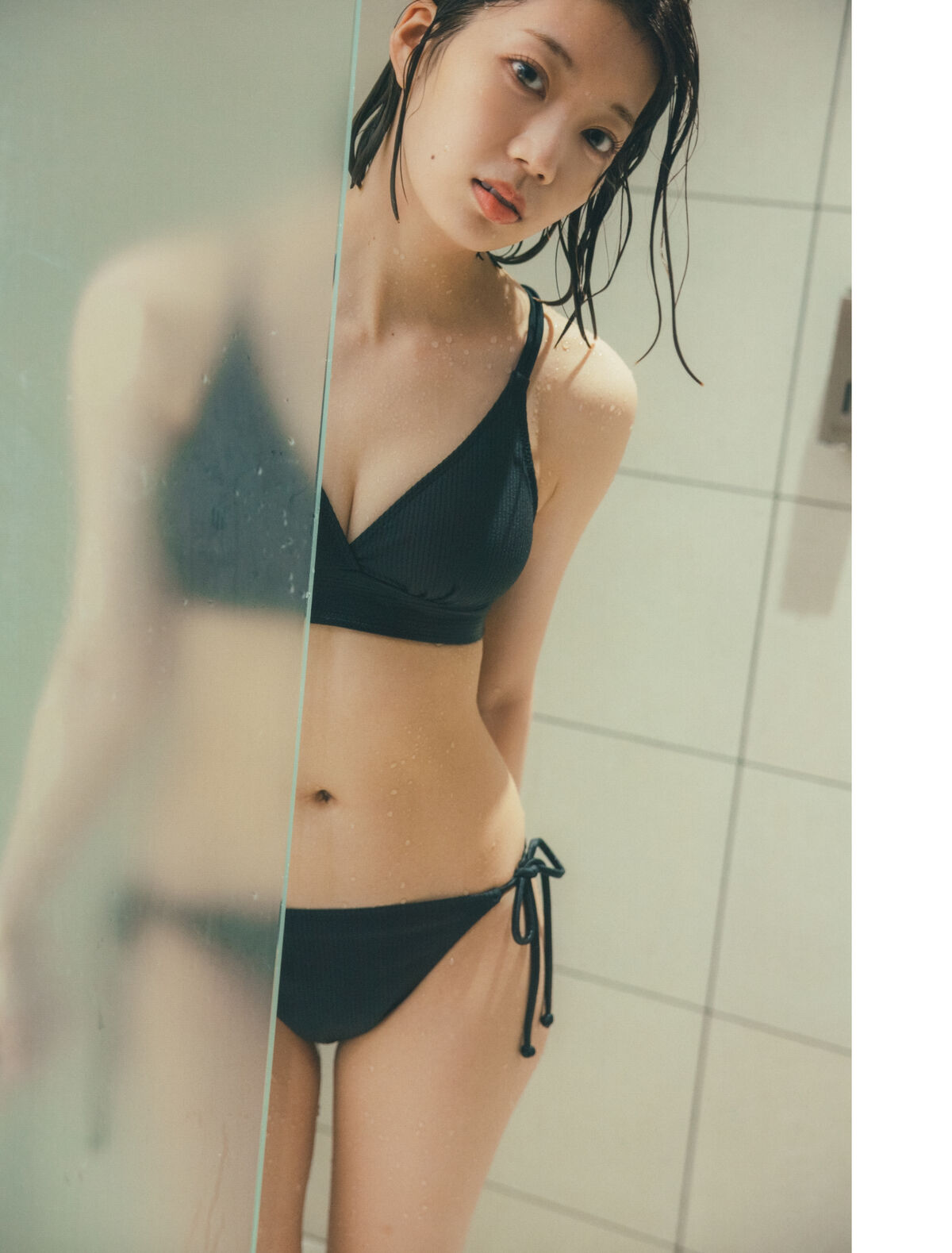 Photobook 2024 06 18 日向坂46 Ayaka Takamoto 高本彩花 1st写真集 僕の記憶の中で Part2 0031 4239685537.jpg