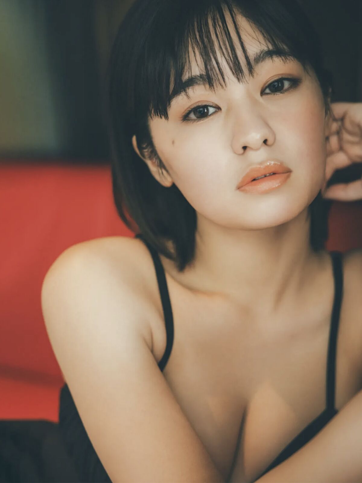 Photobook Kiryu Sakura 吉柳咲良 さくらの季節 Friday Gold 0006 7202987654.jpg