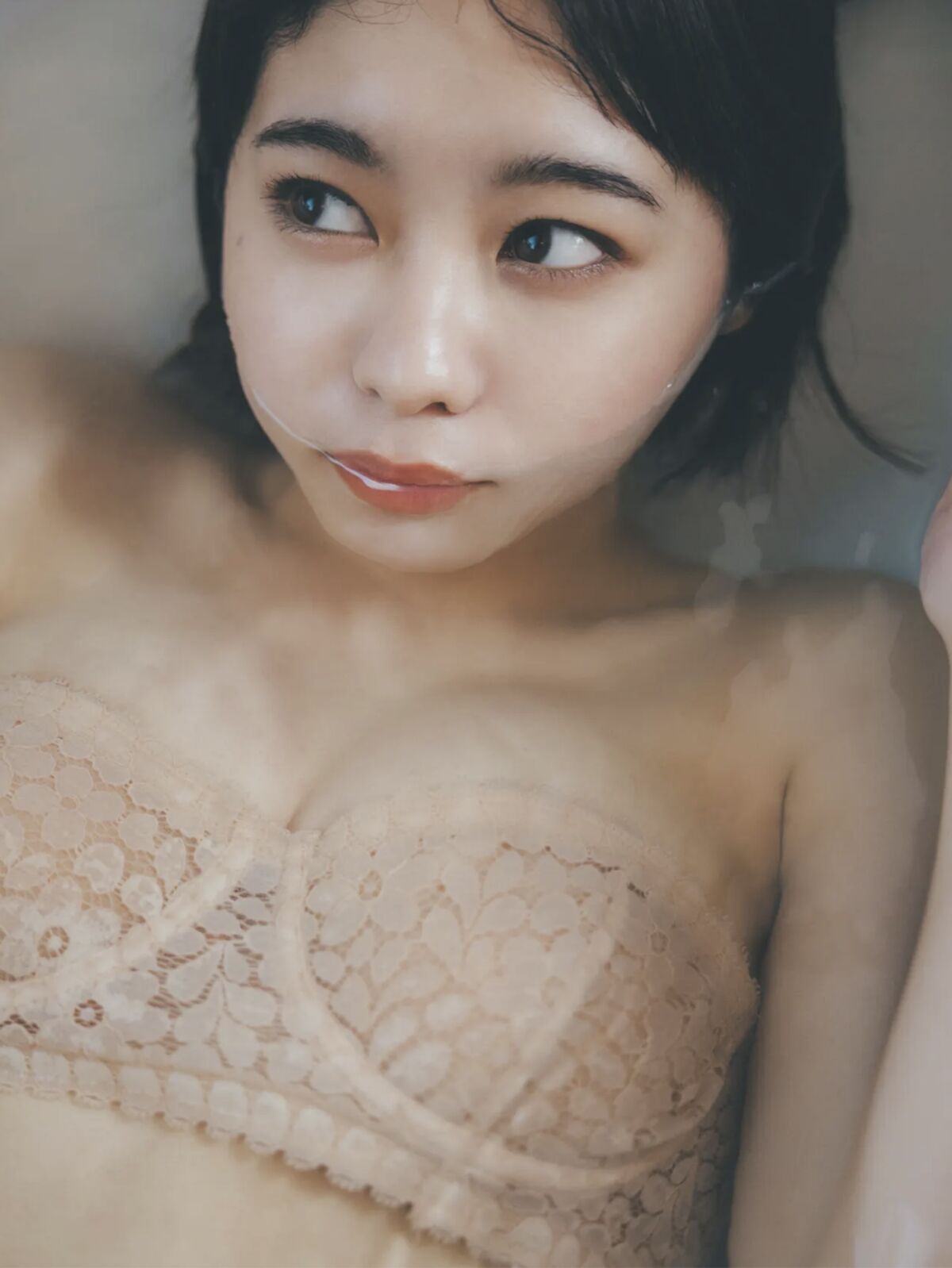 Photobook Kiryu Sakura 吉柳咲良 さくらの季節 Friday Gold 0013 8321615579.jpg