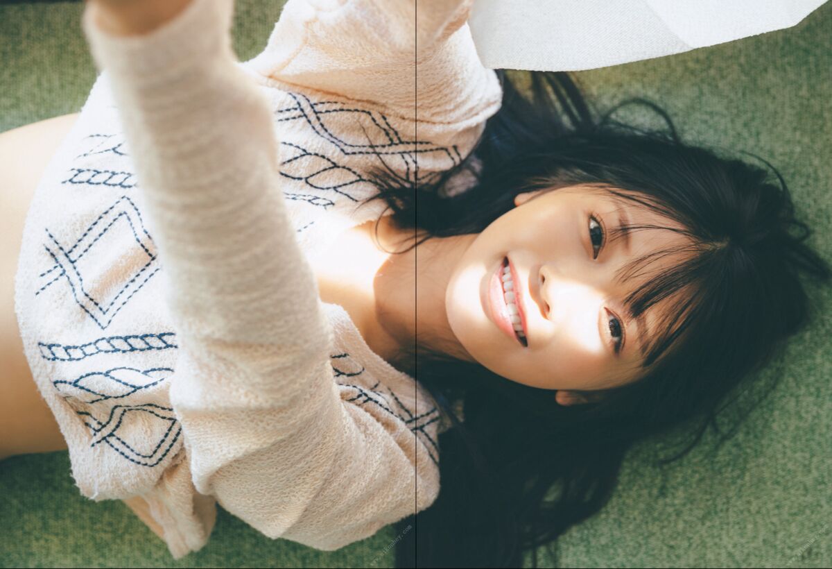 Photobook Reona Matsushita 松下玲緒菜 2nd 写真集 in the seasons Part1 0061 0346197156.jpg