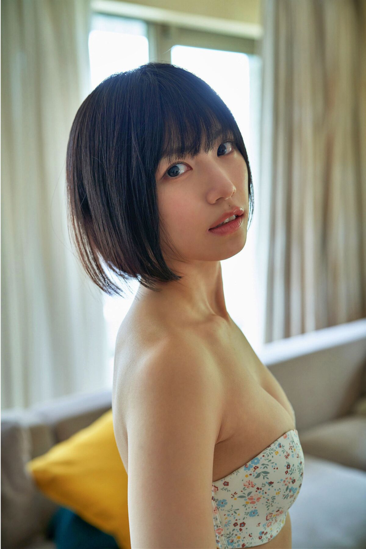 Photobook Riina Murakami 村上りいな デジタル写真集 Crystal Part2 0051 9049073192.jpg