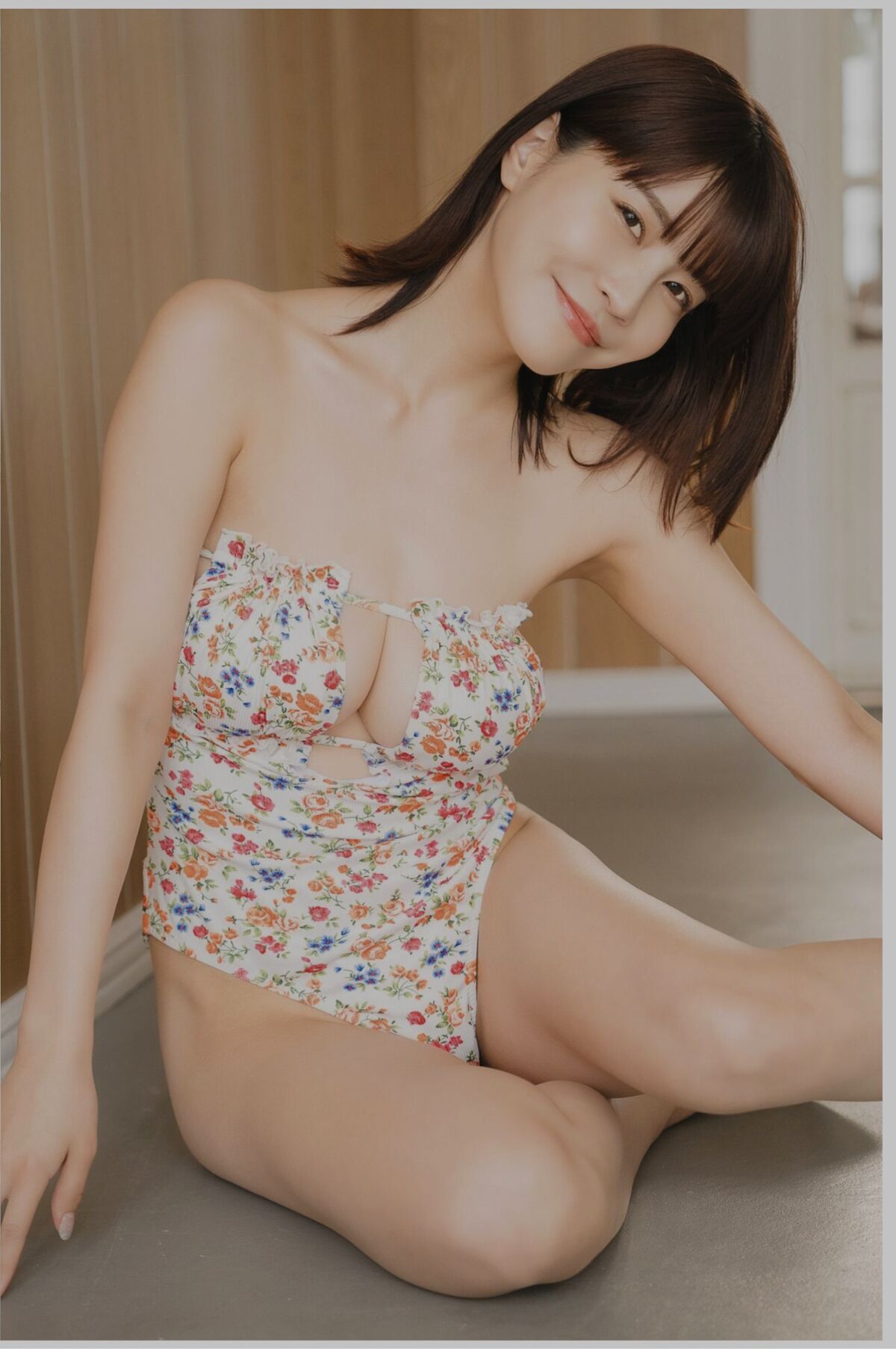 Photobook トレデジ写真集 Vol 2 Asuka Kishi 岸明日香 0002 5902387983.jpg