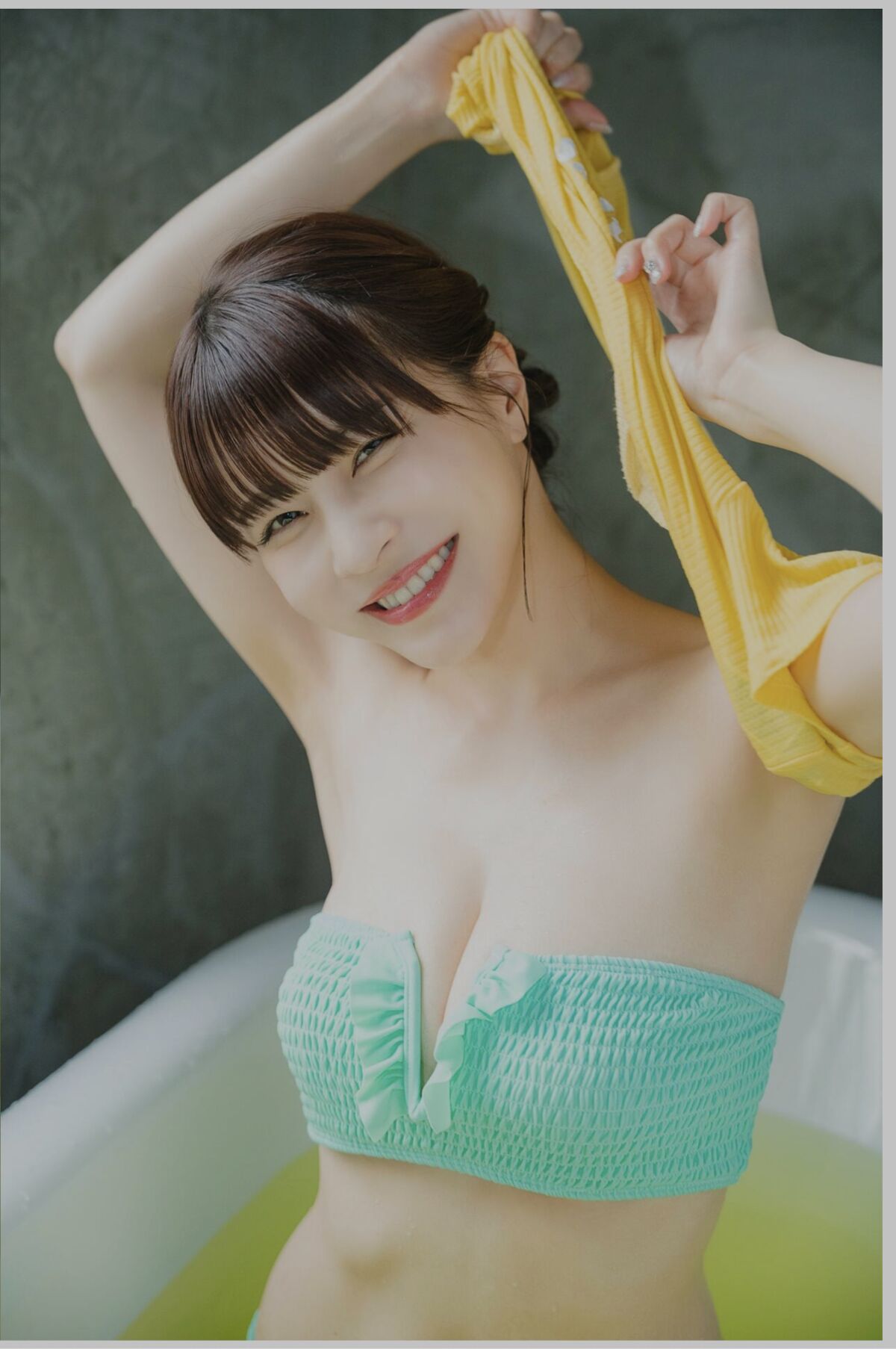 Photobook トレデジ写真集 Vol 2 Asuka Kishi 岸明日香 0028 1282309141.jpg